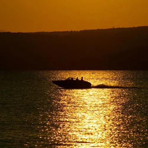 Boat on Lake Dardanelle
