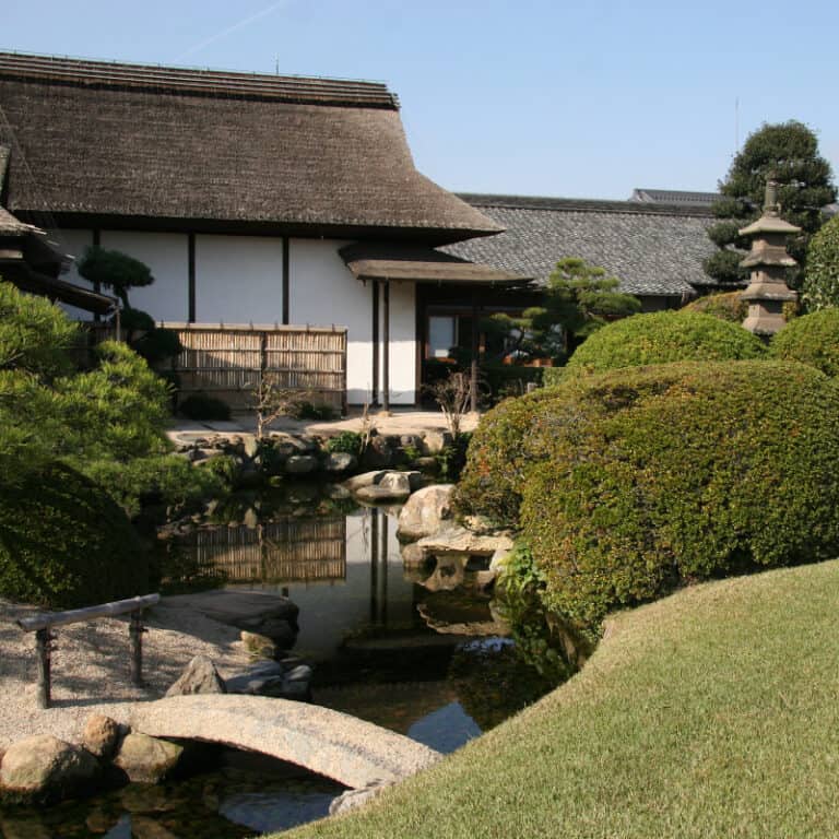 25 Garden Design Ideas for Square Gardens - Pond Informer
